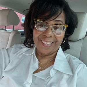 Meet your Posher, Gloria